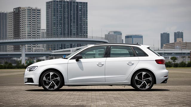 最新のaudiで話題の 車中泊 キャンプ へ Audi A6 Avant Audi A3 Sportback Audi Q5